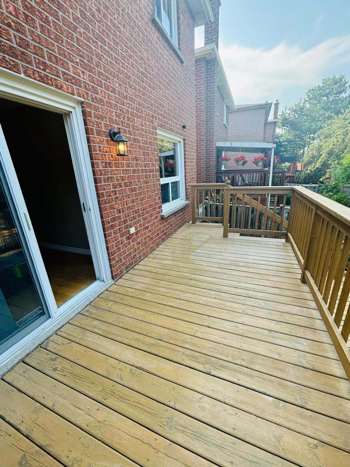 Room With Private Patio Next To Toronto Airport Mississauga Exterior photo