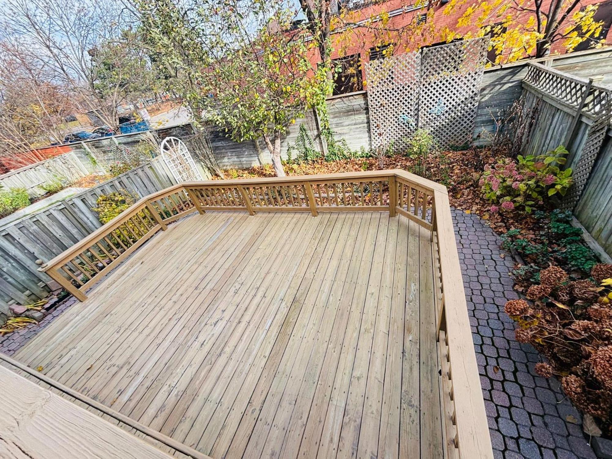 Room With Private Patio Next To Toronto Airport Mississauga Exterior photo